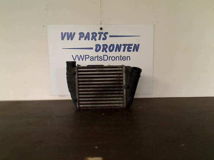 Usados Intercooler Audi A4 Avant Quattro (B7) Precio € 35,00 Norma de margen ofrecido por VW Parts Dronten