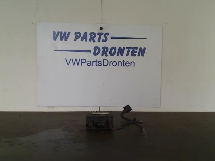 Usagé Ordinateur divers Audi A4 Avant Quattro (B7) Prix € 35,00 Règlement à la marge proposé par VW Parts Dronten