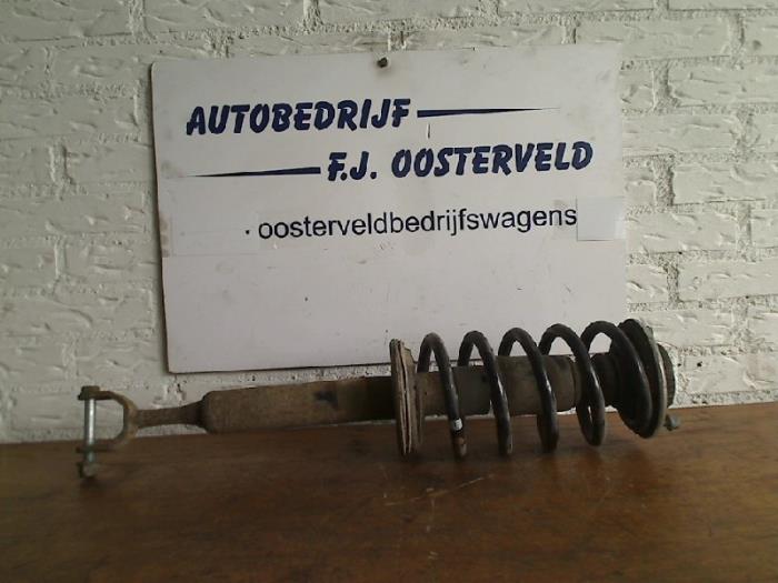 Stopa amortyzatora prawy tyl z Audi A4 (B6) 1.9 TDI PDE 130 2004