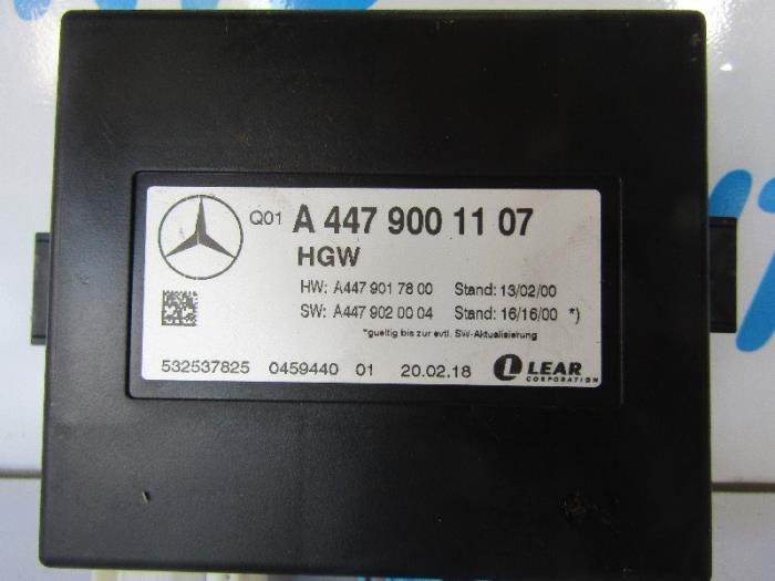 Ordenador varios de un Mercedes-Benz V (447.8) 2.1 220 CDI, 220 d 16V 2018