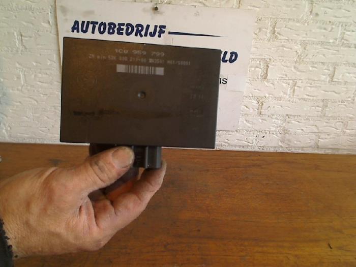 Used Computer, miscellaneous Volkswagen Golf IV (1J1) 1.6 16V Price on request offered by VW Parts Dronten
