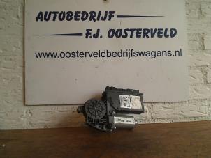 Usados Interruptor de ventanilla eléctrica Audi S4 Avant (B7) 4.2 V8 40V Precio de solicitud ofrecido por VW Parts Dronten