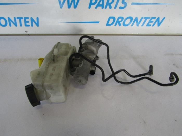 Gebrauchte Hauptbremszylinder Volkswagen Transporter T6 2.0 TDI DRF Preis € 50,00 Margenregelung angeboten von VW Parts Dronten