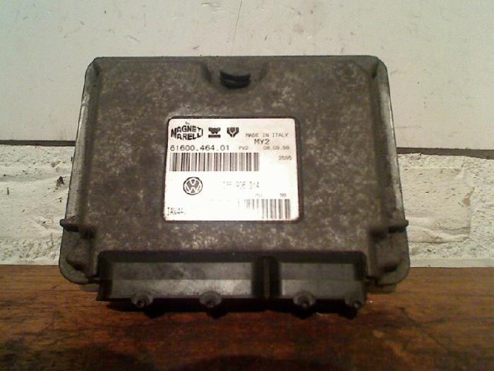 Używane Komputer pokladowy Volkswagen Golf IV (1J1) 1.4 16V Cena € 65,00 Procedura marży oferowane przez VW Parts Dronten