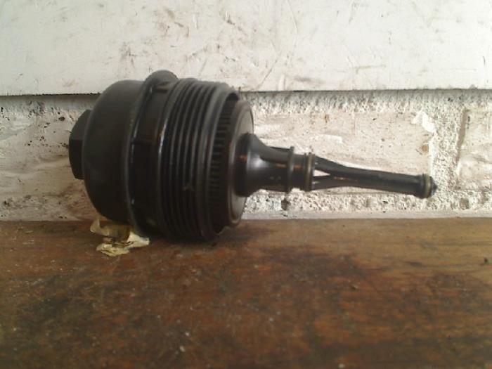 Begagnade Oljefilterhus Volkswagen Fox (5Z) 1.2 Pris € 10,00 Marginaltabell erbjuds av VW Parts Dronten