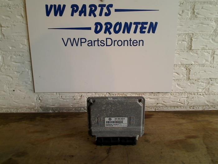Begagnade Inbyggd dator Volkswagen Polo IV (9N1/2/3) 1.2 65 Pris € 60,00 Marginaltabell erbjuds av VW Parts Dronten