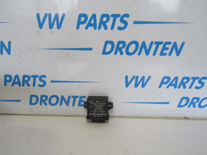 Usagé Ordinateur éclairage Audi A8 (D3) 4.2 V8 40V Quattro Prix € 40,00 Règlement à la marge proposé par VW Parts Dronten