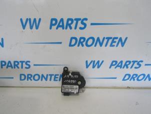 Usagé Régulateur de tension Audi A8 (D3) 4.2 V8 40V Quattro Prix € 45,00 Règlement à la marge proposé par VW Parts Dronten