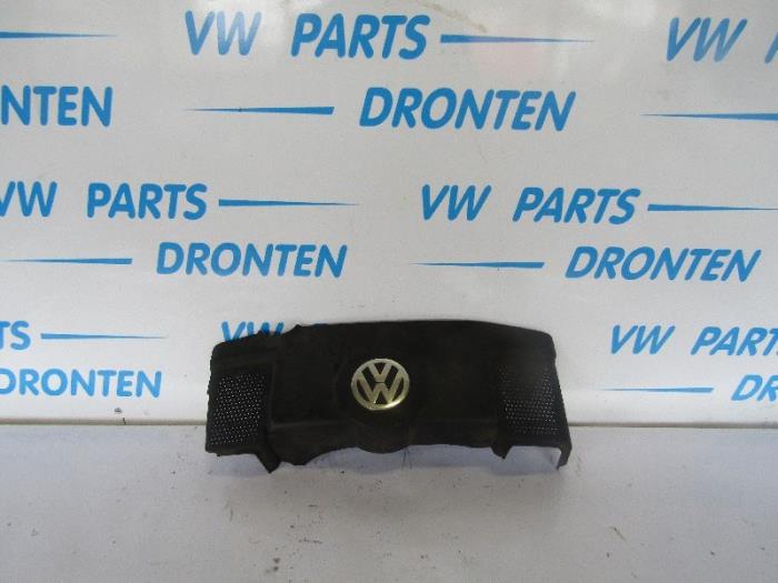 Engine protection panel from a Volkswagen Phaeton (3D) 4.2 V8 40V 4Motion 2004