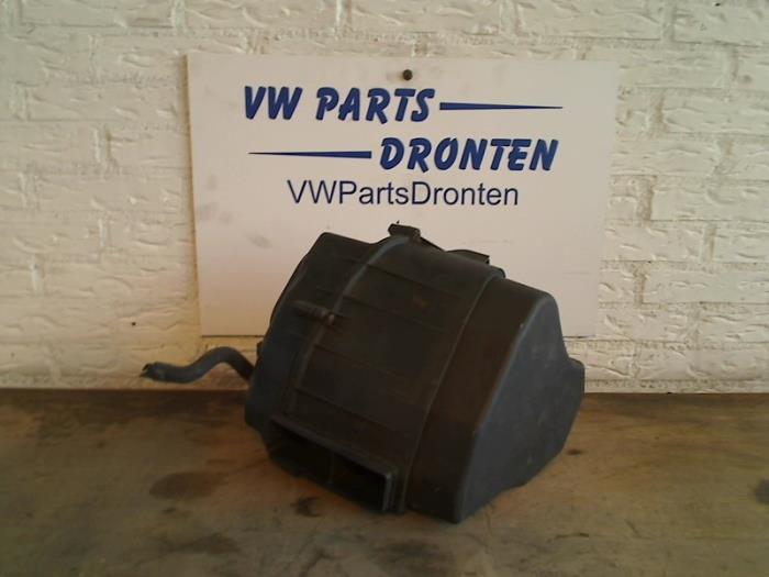 Gebrauchte Luftfiltergehäuse Audi A8 (D3) 4.0 TDI V8 32V Quattro Preis € 30,00 Margenregelung angeboten von VW Parts Dronten