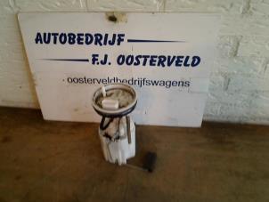 Usados Bomba de gasolina mecánica Volkswagen Up! (121) 1.0 12V 60 Precio de solicitud ofrecido por VW Parts Dronten