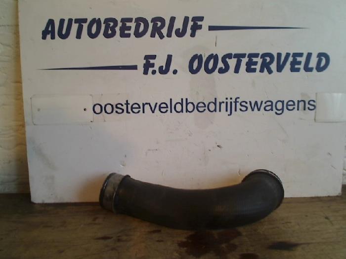 Intercooler hose from a Volkswagen Touran (1T1/T2) 1.9 TDI 105 2005