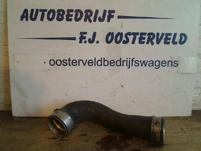 Intercooler hose from a Volkswagen Touran (1T1/T2) 1.9 TDI 105 2005