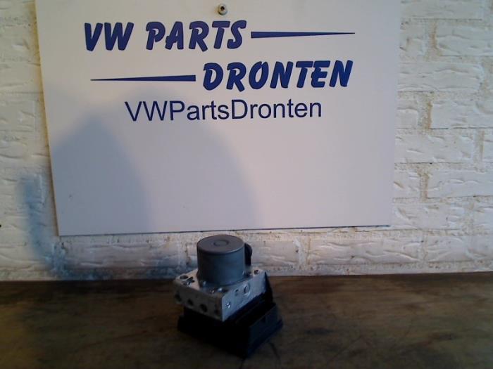 Bomba ABS de un Volkswagen Up! (121) 1.0 12V 60 2015