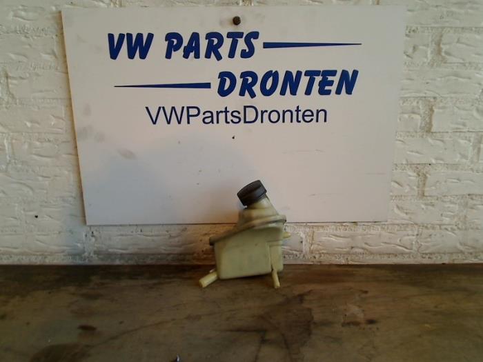 Begagnade Styrservotank Audi A8 (D3) 4.0 TDI V8 32V Quattro Pris € 15,00 Marginaltabell erbjuds av VW Parts Dronten