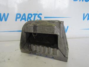 Engine mount from a Volkswagen Golf VI (5K1) 2.0 GTI 16V 2010