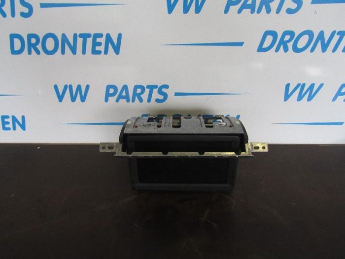 Begagnade Innerdisplay Audi A8 (D3) 4.0 TDI V8 32V Quattro Pris € 80,00 Marginaltabell erbjuds av VW Parts Dronten