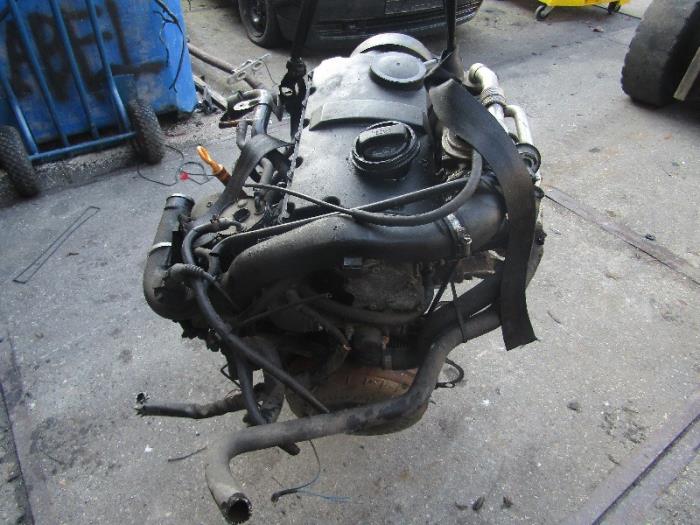Engine from a Volkswagen Passat Variant (3B5) 1.9 TDI 115 1999