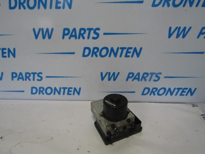Usagé Pompe ABS Volkswagen Touareg (7LA/7L6) 5.0 TDI V10 Prix € 100,00 Règlement à la marge proposé par VW Parts Dronten