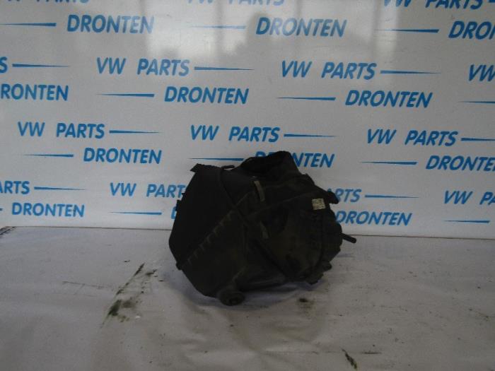 Begagnade Luftfilter Audi A6 (C6) 3.2 V6 24V FSI Pris € 50,00 Marginaltabell erbjuds av VW Parts Dronten