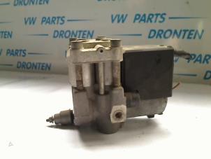 Used ABS pump Audi 80 (B4) 2.0 E Price € 60,00 Margin scheme offered by VW Parts Dronten