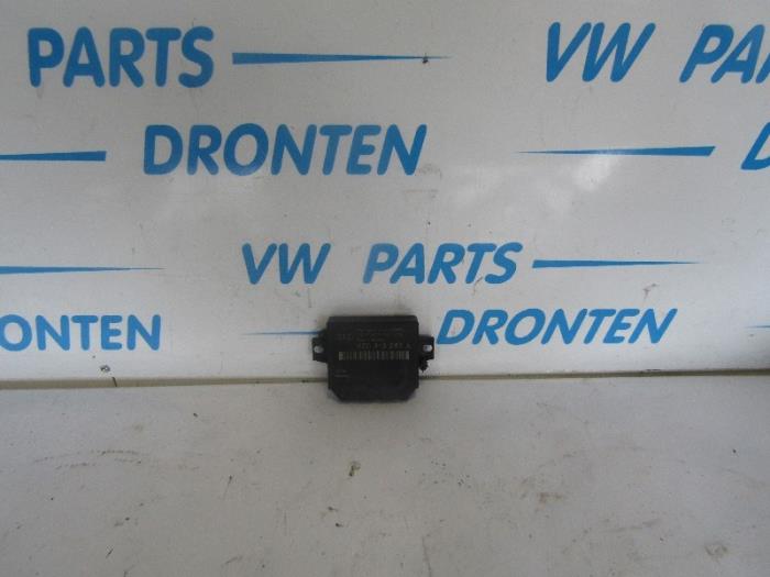 Gebrauchte PDC Modul Audi S4 Avant (B6) S4 4.2 V8 40V Preis € 25,00 Margenregelung angeboten von VW Parts Dronten