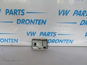 Usados Ordenador de iluminación Volkswagen Phaeton (3D) 4.2 V8 40V 4Motion Precio € 80,00 Norma de margen ofrecido por VW Parts Dronten