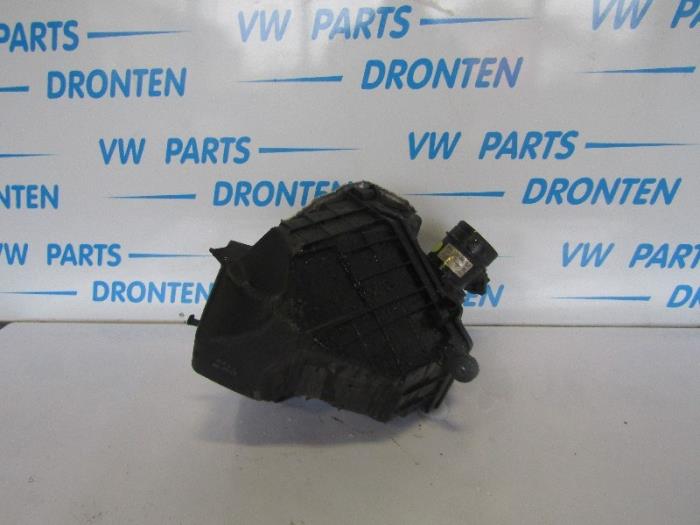 Begagnade Luftfilterhus Volkswagen Phaeton (3D) 4.2 V8 40V 4Motion Pris € 45,00 Marginaltabell erbjuds av VW Parts Dronten