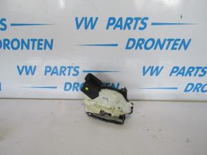 Usagé Serrure portière cylindre droit Seat Ibiza V (KJB) 1.0 12V Prix € 17,50 Règlement à la marge proposé par VW Parts Dronten