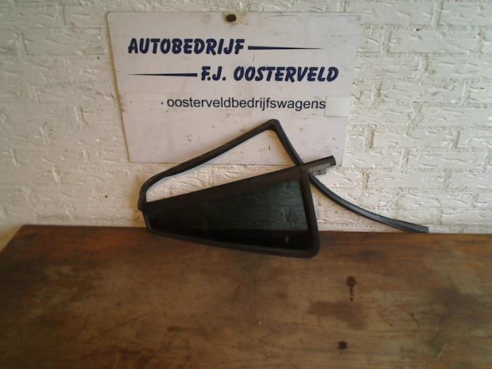 Usados Ventanilla triangular derecha detrás Landrover Discovery IV (LAS) Precio € 30,00 Norma de margen ofrecido por VW Parts Dronten