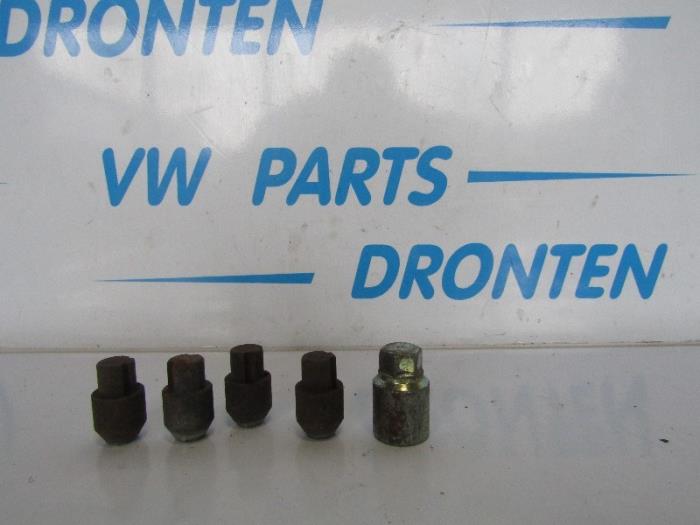Begagnade Diverse Alfa Romeo GTV (116) 6 2.5 Pris € 10,00 Marginaltabell erbjuds av VW Parts Dronten