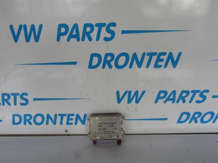 Używane Antena Audi A6 Avant Quattro (C6) Cena € 20,00 Procedura marży oferowane przez VW Parts Dronten