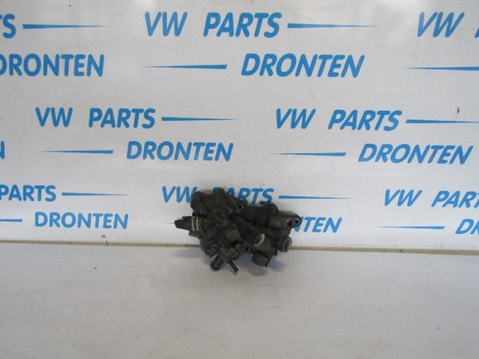 Begagnade Termostathus Audi A3 Sportback (8VA/8VF) 1.2 TFSI 16V Pris € 80,00 Marginaltabell erbjuds av VW Parts Dronten