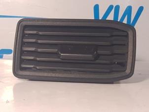 Used Dashboard vent Volkswagen Caddy IV 2.0 TDI 102 Price € 24,20 Inclusive VAT offered by VW Parts Dronten