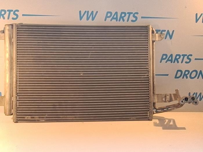 Condenseur de climatisation d'un Volkswagen Caddy IV 2.0 TDI 102 2017