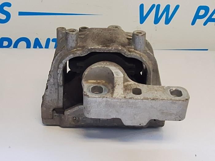 Engine mount Volkswagen Caddy IV, 2015 2.0 TDI 102, Delivery, Diesel, 1.968cc, 75kW, CUUD; DFSD, 2015-05 (Used)