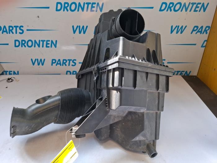 Begagnade Luftfilterhus Volkswagen Transporter T5 2.0 TDI DRF Pris € 60,50 Inklusive moms erbjuds av VW Parts Dronten
