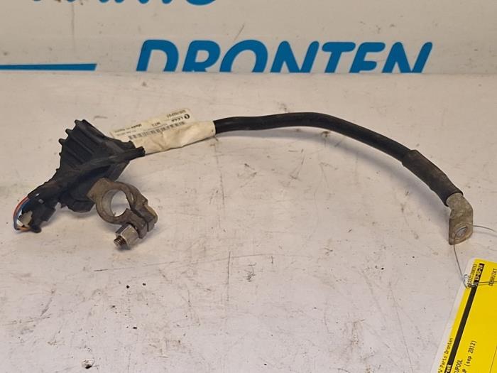 Używane Biegun akumulator Volkswagen Up! (121) 1.0 12V 60 Cena € 15,00 Procedura marży oferowane przez VW Parts Dronten