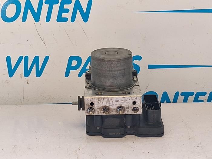 Begagnade ABS-pump Volkswagen Crafter (SY) 2.0 TDI FWD Pris € 242,00 Inklusive moms erbjuds av VW Parts Dronten