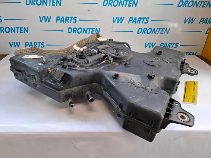 Gebrauchte Adblue Tank Volkswagen Crafter (SY) 2.0 TDI FWD Preis € 250,00 Margenregelung angeboten von VW Parts Dronten