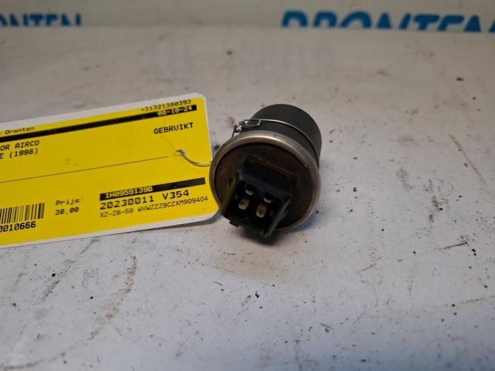 Begagnade Trycksensor, luftkonditionering Volkswagen New Beetle (9C1/9G1) 2.0 Pris € 30,00 Marginaltabell erbjuds av VW Parts Dronten