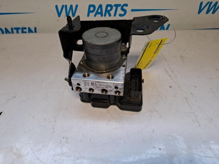 Usagé Bloc ABS Volkswagen Transporter T6 2.0 TDI DRF Prix € 250,00 Règlement à la marge proposé par VW Parts Dronten