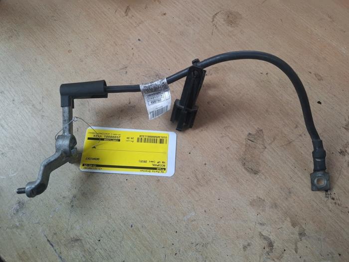 Używane Biegun akumulator Volkswagen Up! (121) 1.0 12V 60 Cena € 20,00 Procedura marży oferowane przez VW Parts Dronten