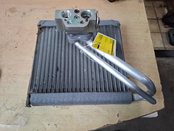 Usagé Radiateur clim Volkswagen Up! (121) 1.0 12V 60 Prix € 40,00 Règlement à la marge proposé par VW Parts Dronten