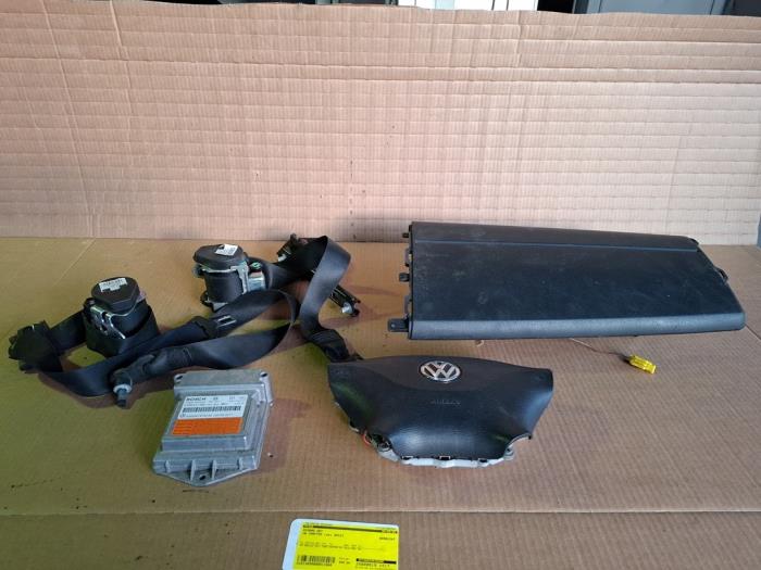 Begagnade Airbagset Volkswagen Crafter 2.0 TDI 16V Pris € 600,00 Marginaltabell erbjuds av VW Parts Dronten