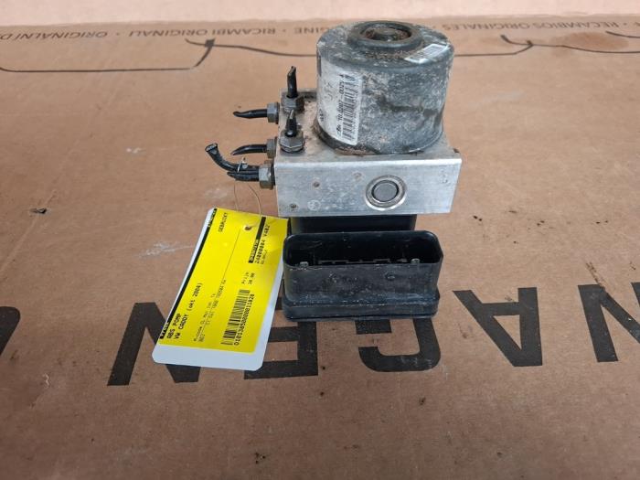 Begagnade ABS-pump Volkswagen Caddy III (2KA,2KH,2CA,2CH) 2.0 SDI Pris € 30,00 Marginaltabell erbjuds av VW Parts Dronten