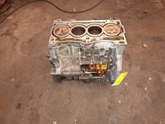 Used Engine crankcase Volkswagen Golf VII Variant (AUVV) 1.2 TSI BlueMotion 16V Price € 500,00 Margin scheme offered by VW Parts Dronten