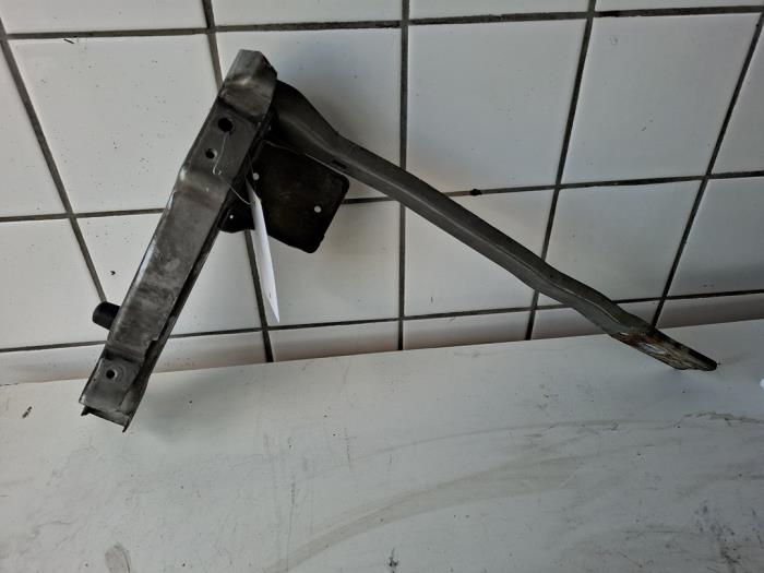 Begagnade Front Volkswagen Transporter T4 2.5 TDI Pris € 30,00 Marginaltabell erbjuds av VW Parts Dronten