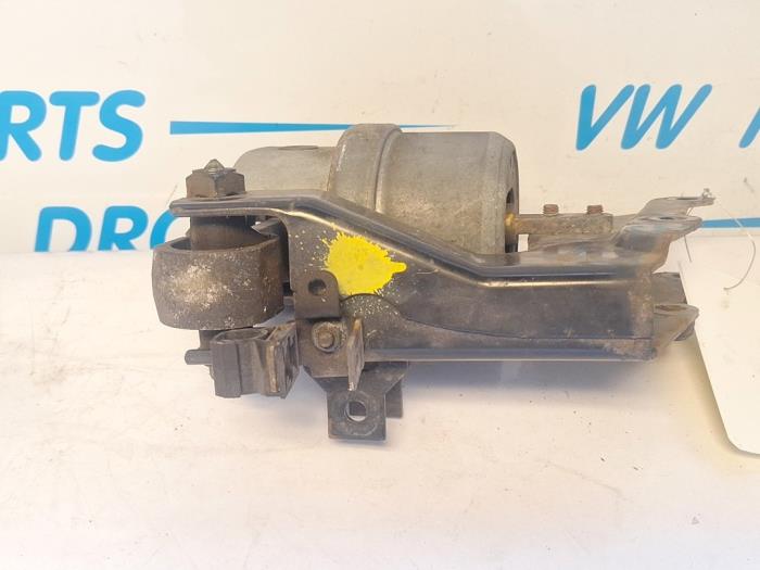 Support moteur d'un Volkswagen Transporter T4 2.5 TDI 1999