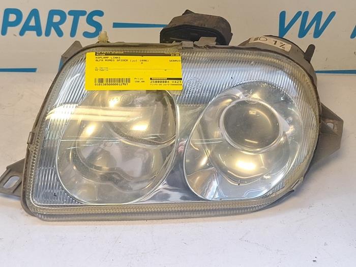 Używane Reflektor lewy Alfa Romeo Spider (916) 2.0 16V Twin Spark Cena € 150,00 Procedura marży oferowane przez VW Parts Dronten